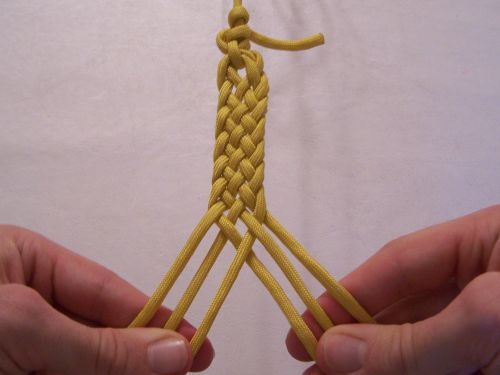 Paracord How-To: 6 Strand Flat Braid  Year Zero Survival – Premium  Survival Blog