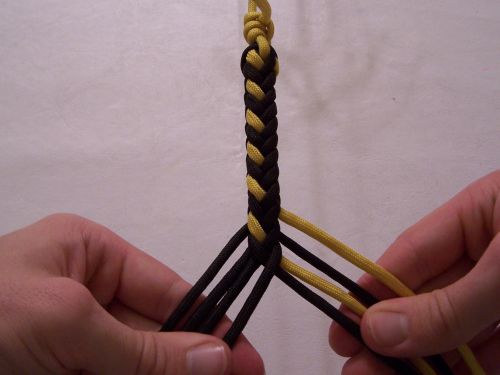 T. J. Potter, Sling Maker - Instructions for an 8-strand Round/Square Braid